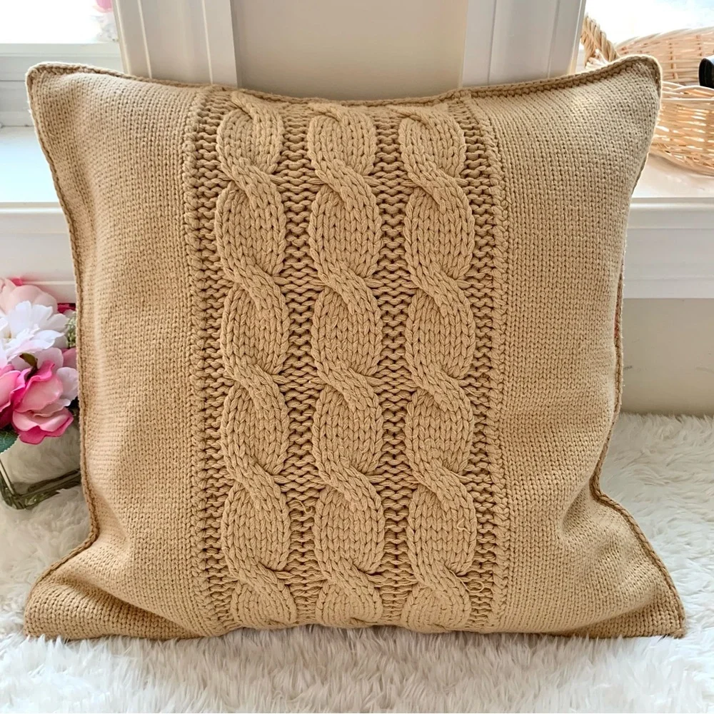 Pottery Barn Chunky Cable Knit 20” Pillow Cover
